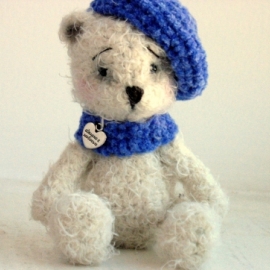 Вязаный мишка