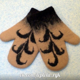 Варежки валяные