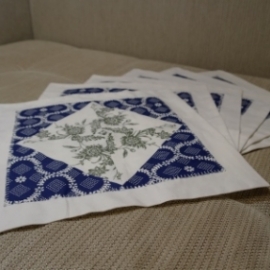 Сервировочные салфетки "Цветы и кружево"