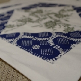 Сервировочные салфетки "Цветы и кружево"