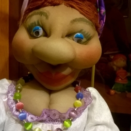 Кукла-грелка на чайник