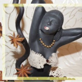 Статуэтка негритянки