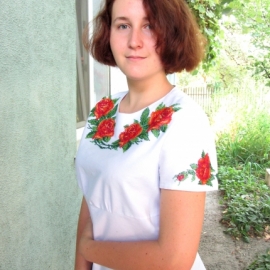 Вышитые платья, блузы