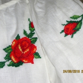 Вышитые платья, блузы