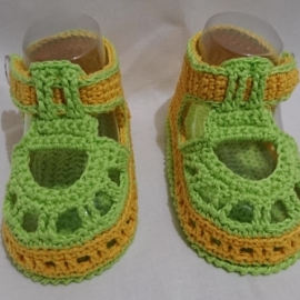 Салатовые сандалики