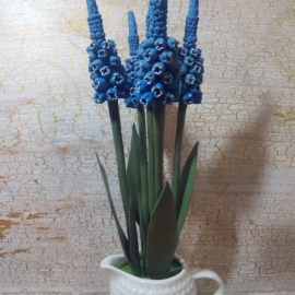 Интерьерная композиция "Букет мускари"