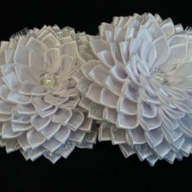 Пышные белые банты с люрексом