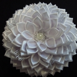 Пышные белые банты с люрексом