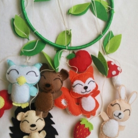 Мобиль фетровый "Лесные зверята"
