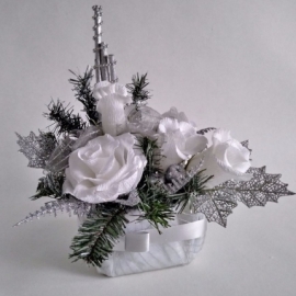 Настольная композиция из роз ручной работы