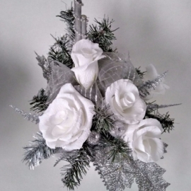 Настольная композиция из роз ручной работы