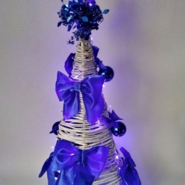 Елка ручной работы