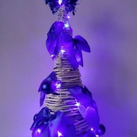 Елка ручной работы