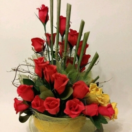 Композиция из цветов ручной работы