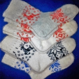 Носки с оленями из шерсти