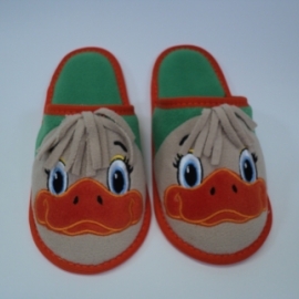 Детские тапочки с вышивкой.