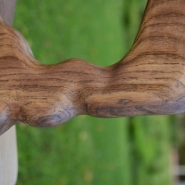 Подставки из цельного дуба для ножей.