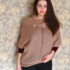 Вязаное пончо из ангоры в форме трапеции "Вуаль"