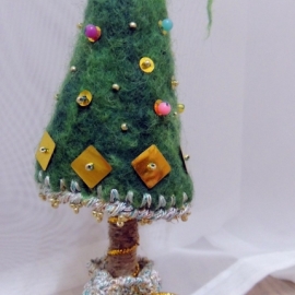 Интерьерная елка из шерсти