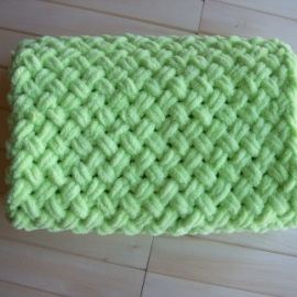 Плед из плюша