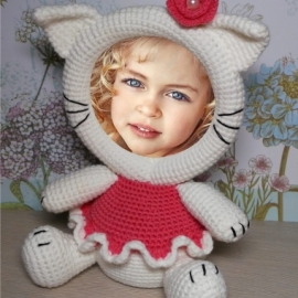 Вязаная фоторамочка Кошечка