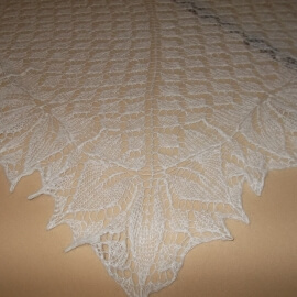 Шаль "Черная лилия" из Турецкой пряжи