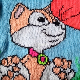 Детский свитер с котенком