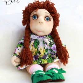 Малышка в цветочном платье))