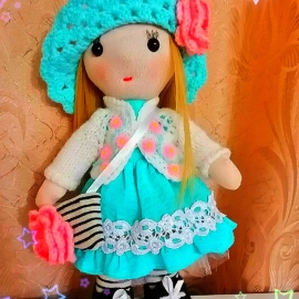 Кукла ручной работы  в зеленом