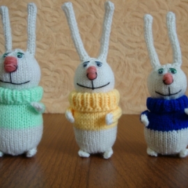 Вязаный заяц