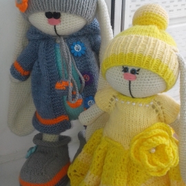 Вязаный заяц