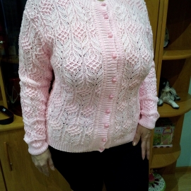 Розовая кофточка