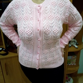 Розовая кофточка