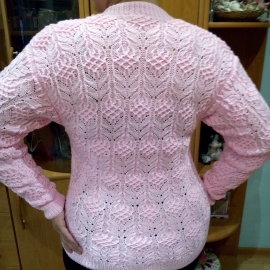 Розовая кофточка