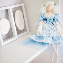 Ангелочек в небесно-голубом