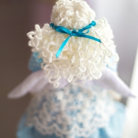 Ангелочек в небесно-голубом