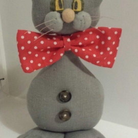 Кот с бантиком