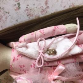 Интерьерная кукла в розовом