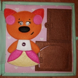 Книжка из ткани и фетра "Играем с Лисичкой"