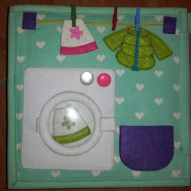 Книжка из ткани и фетра "Играем с Лисичкой"