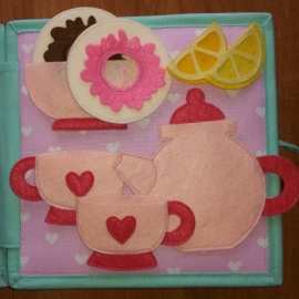 Книжка из ткани и фетра "Играем с Лисичкой"