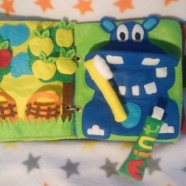 Большая развивающая книжка из фетра!