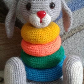 Пирамидка Зайка