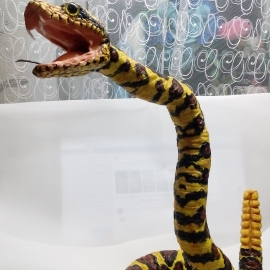 Статуэтка Змея.