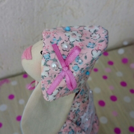 Крольчиха Ксюша с корзинкой