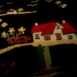 Свитер с вышивкой