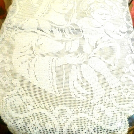 Салфетка-скатерть "Богородица с младенцем Иисусом"