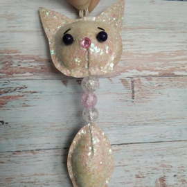 Брелок из глиттерной экокожи