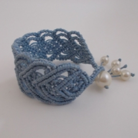 Браслет "Для любимой", голубой, плетеный в технике макраме