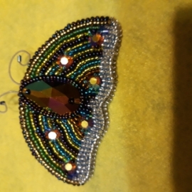 Брошь мотылек